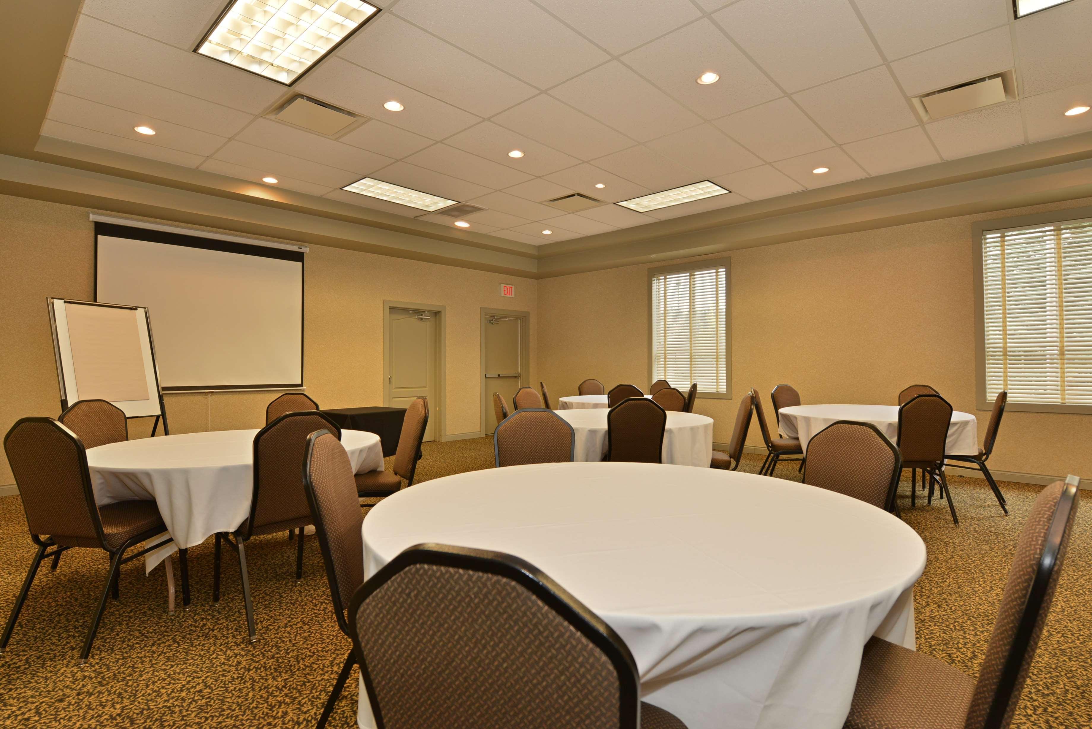 Prestige Harbourfront Resort, Worldhotels Luxury Salmon Arm Εξωτερικό φωτογραφία