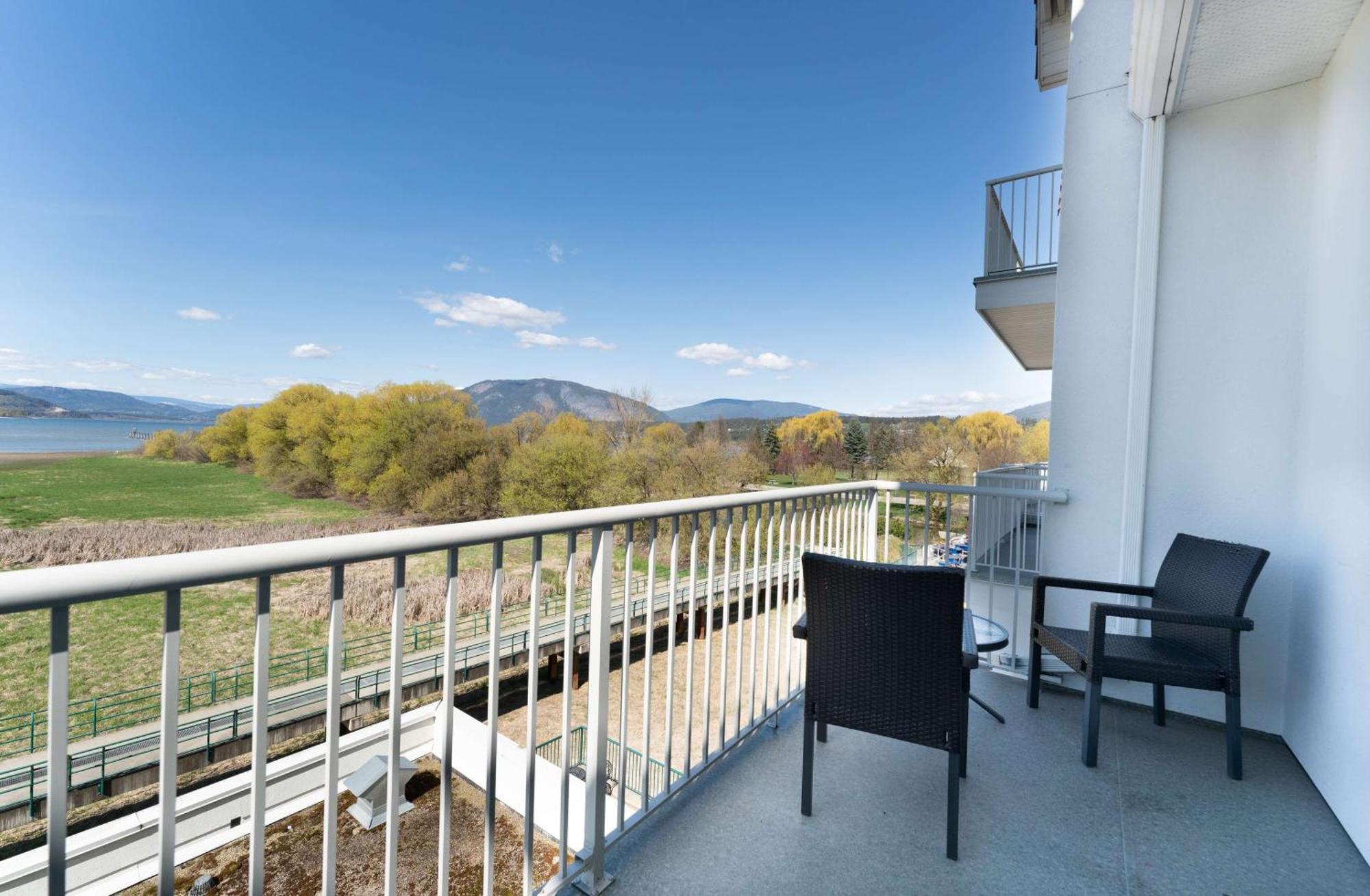 Prestige Harbourfront Resort, Worldhotels Luxury Salmon Arm Εξωτερικό φωτογραφία