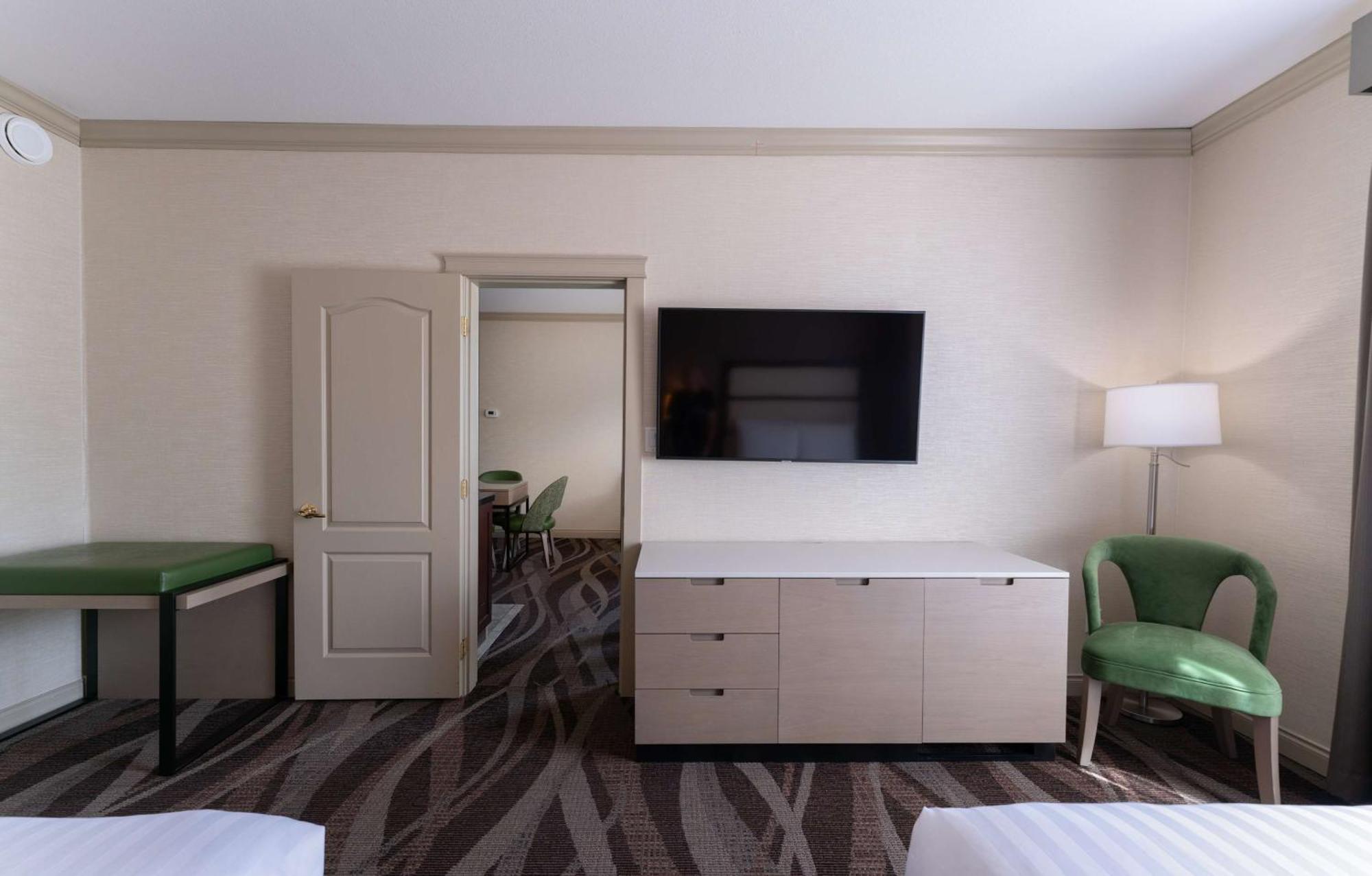 Prestige Harbourfront Resort, Worldhotels Luxury Salmon Arm Εξωτερικό φωτογραφία